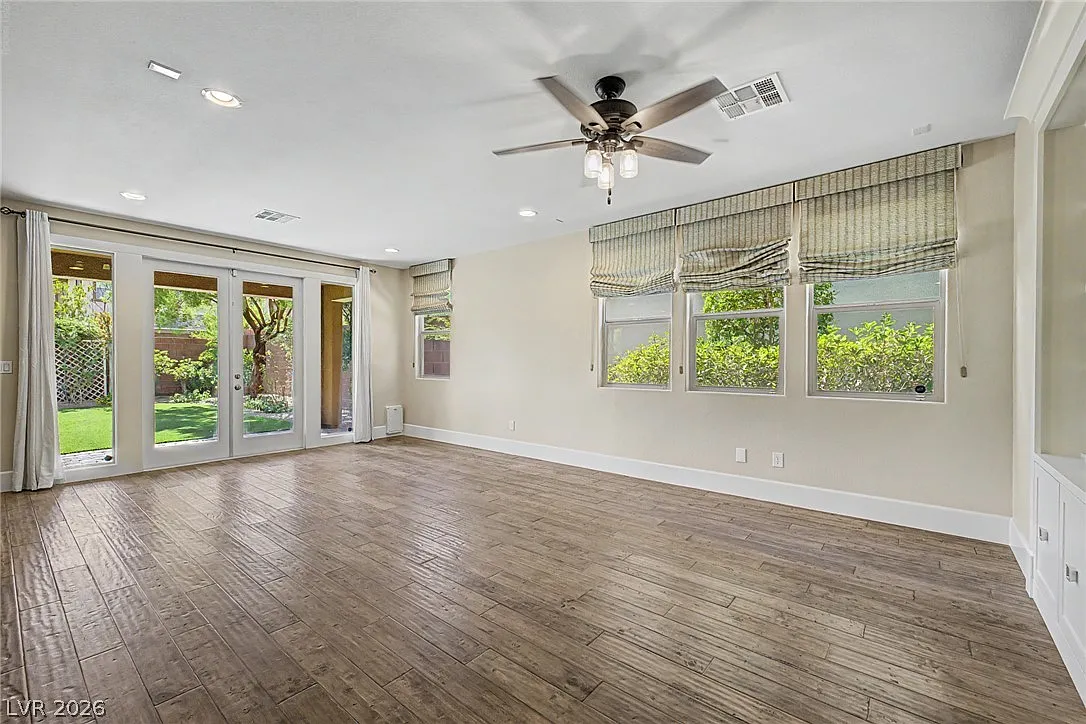 3 bed, 2.5 bath, 1866 sqft, $2,545 — Photo 2