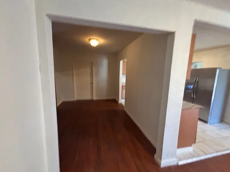 245 E Young Pl — Photo 35