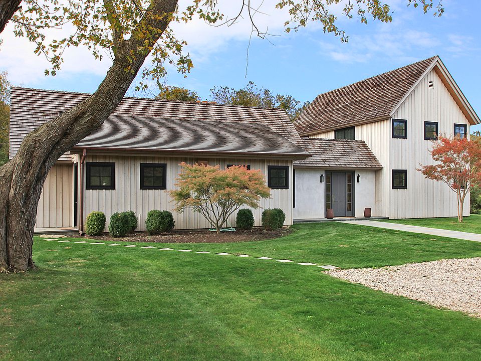 1st image of 7 Beech Hollow Ct
