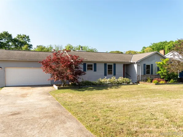 203 Cedar Dr, Enterprise, AL 36330