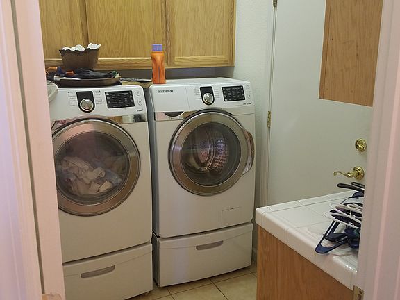 5th image of 1709 Dunsmuir Way