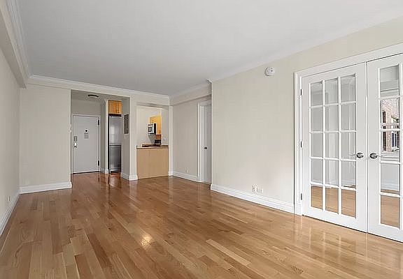 2nd image of 249 E 57th St #6B