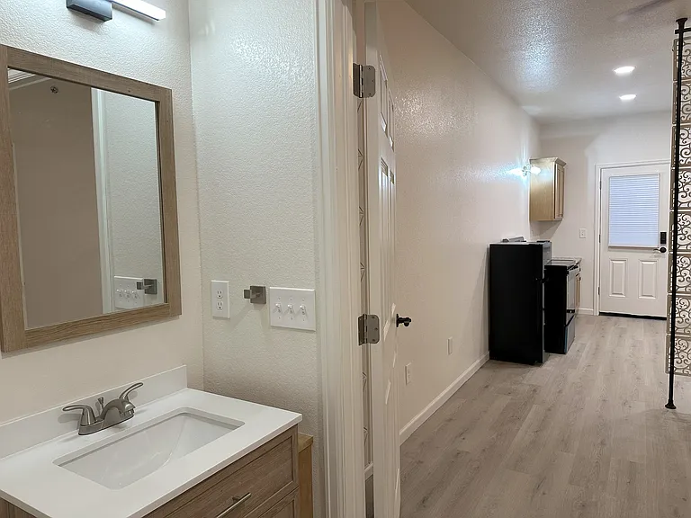 1744 Mariposa Rd #B1 — Photo 17