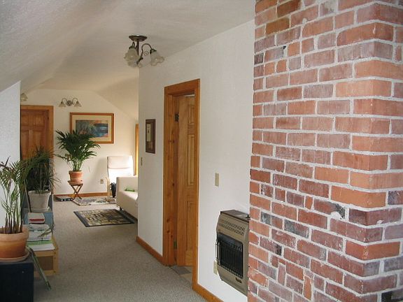 4th image of 1319 1/2 E Olive St #5