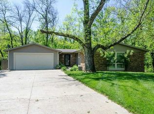 6807 Fairwood Ct E, Indianapolis, IN 46256