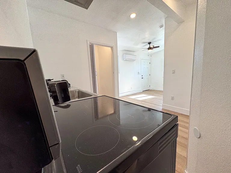 25 Pico Ave #B — Photo 13
