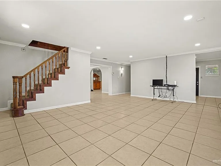 800 W Chaparral St — Photo 6