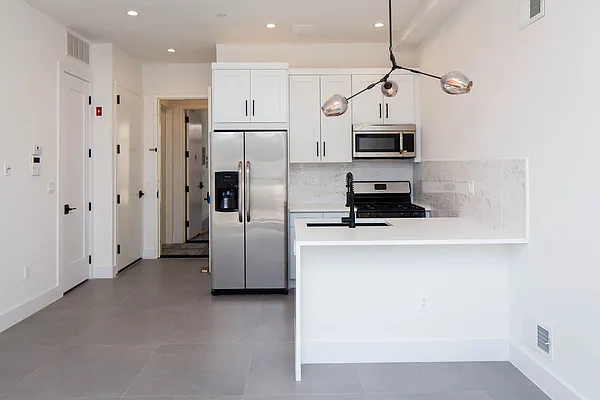 Rented by Nooklyn NYC LLC | media 47