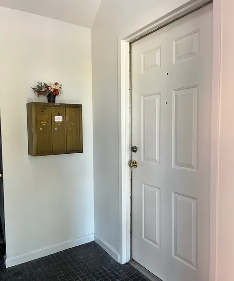 1554 S Spring Ave — Photo 3