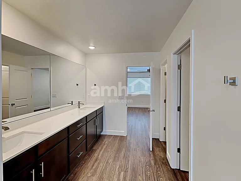 1359 E Perelle Ln — Photo 16
