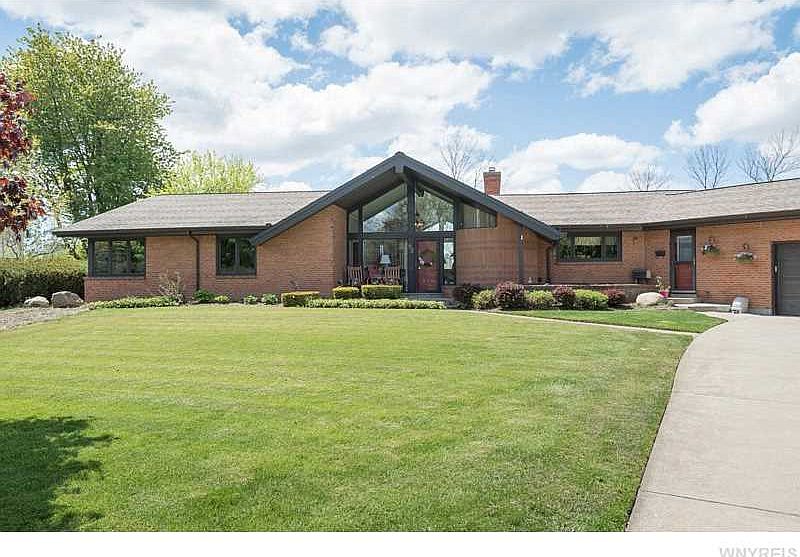 1st image of 92 Stonecroft Ln