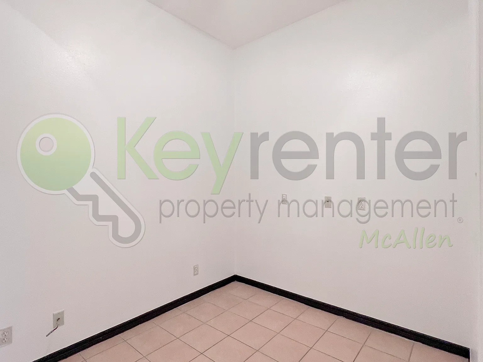3 bed, 2.5 bath, 1915 sqft, $1,900 — Photo 3