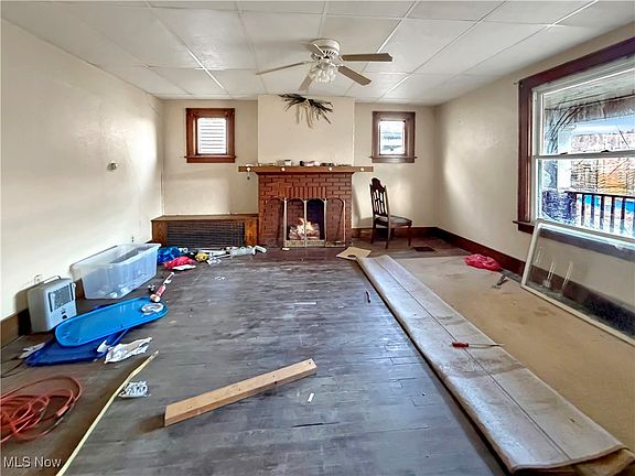 2nd image of 2957 Elm St