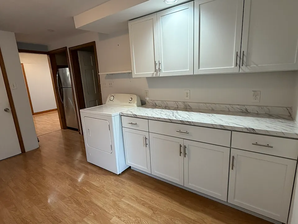 837 1/2 E 2nd St #3