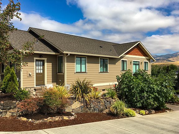 Door from patio to mudroom