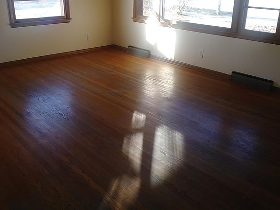 2nd image of 315 Willard Ave