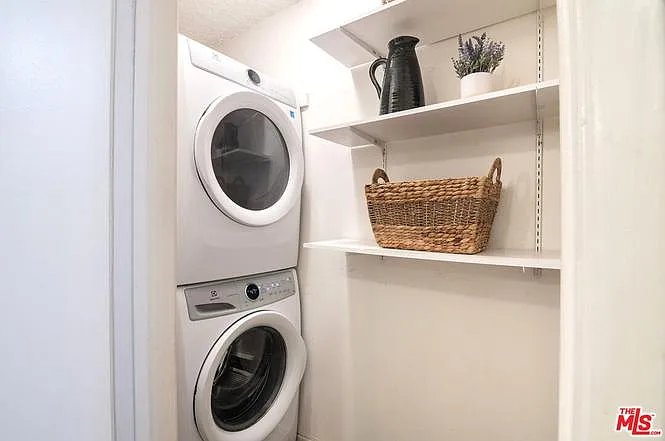 651 Wilcox Ave #1E — Photo 14