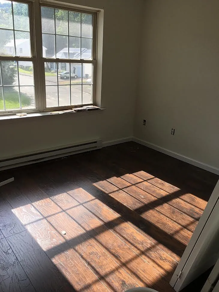 3 bed, 1.5 bath, 1446 sqft, $1,950 — Photo 4