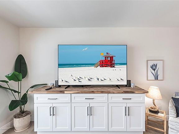 4th image of 1055 W Peppertree Dr #106AA