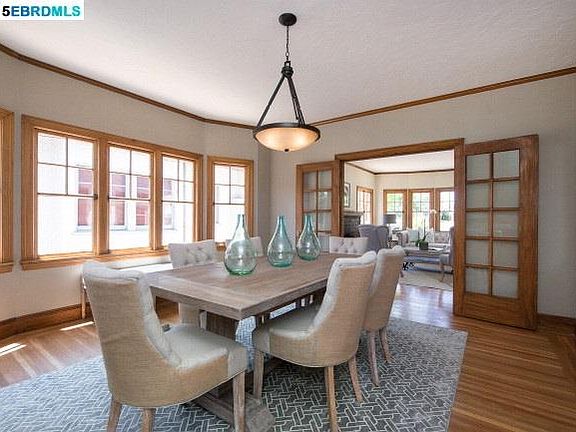 5th image of 3846 Ardley Ave