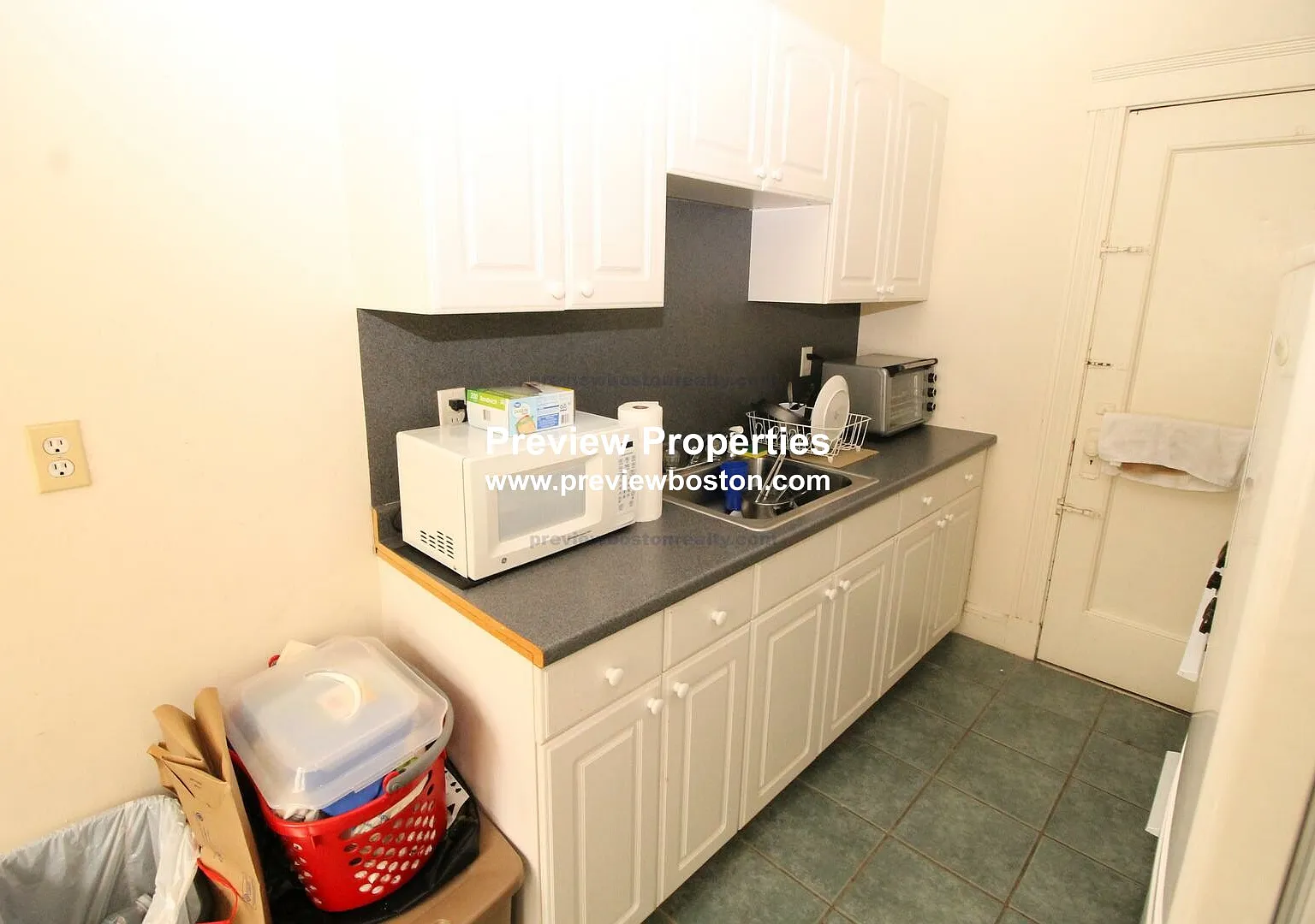 Studio, 400 sqft, $1,950 — Photo 2