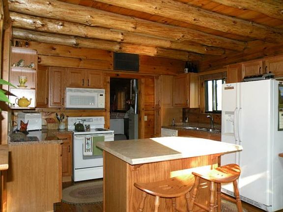 Kitchen with appliances that are staying.