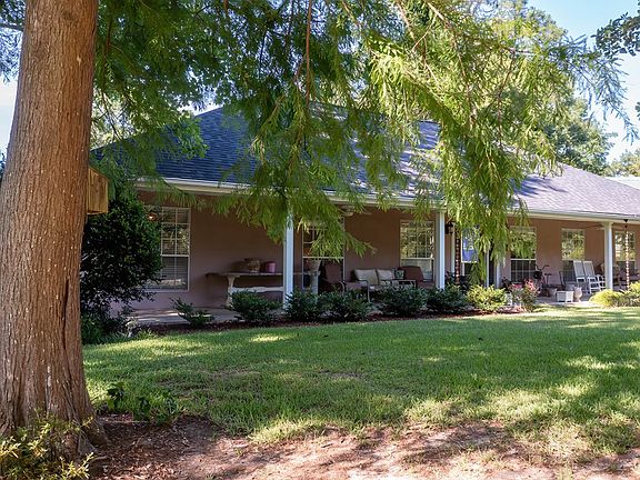 4th image of 100 Brookdale Dr
