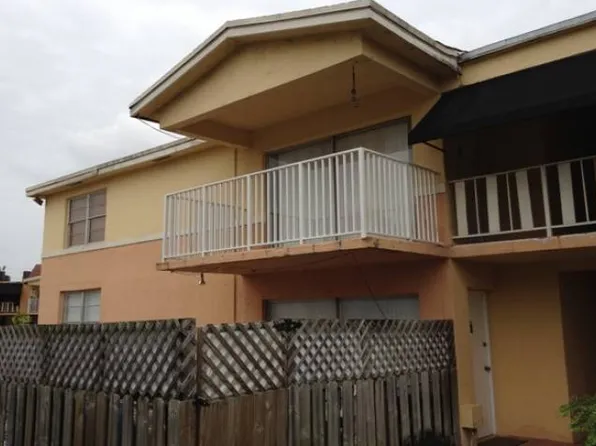 4450 NW 79th Ave APT 2B, Doral, FL 33166