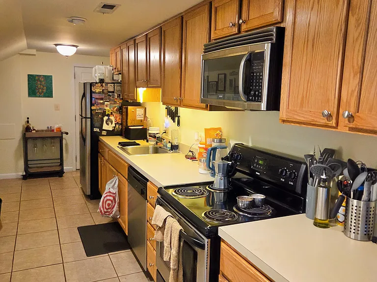 1361 Parkwood Pl NW #B — Photo 14