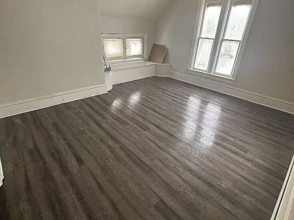 2nd image of 509 W Franklin St