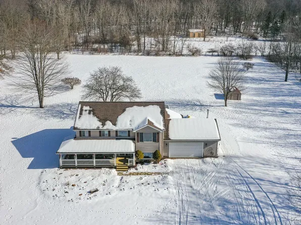 645 S Hurd Rd, Oxford, MI 48371