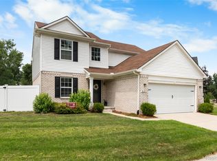 1631 Weeping Willow Ct, Ypsilanti, MI 48198