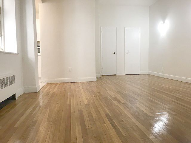 1st image of 57 W 58th St APT 7D