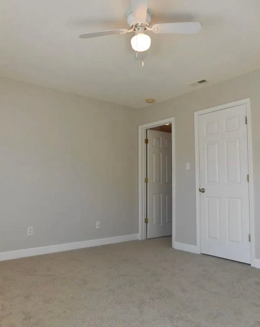 Building Photo - 206 Emerald Park Ct