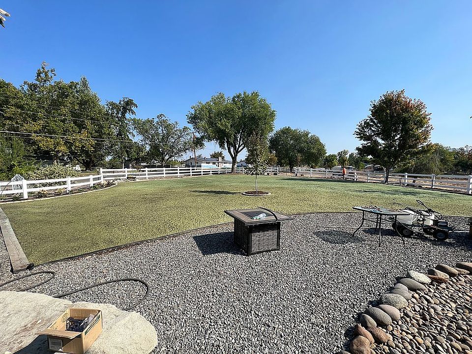 2nd image of 2252 Fowler Ln