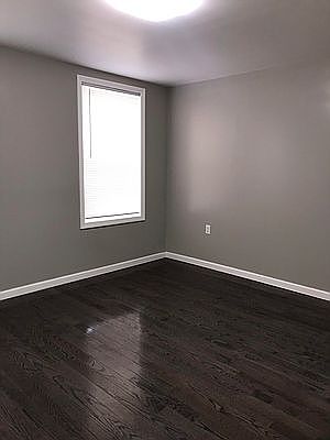 5th image of 160 Weirfield St Floor 1