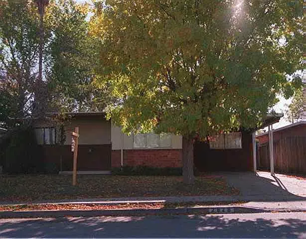 2828 Hilltop Dr photo 1