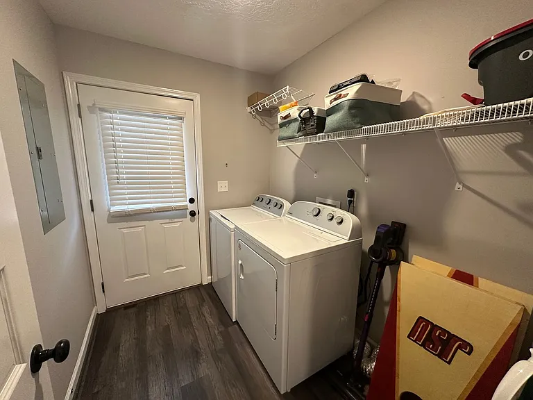 85 Mary Dr — Photo 23
