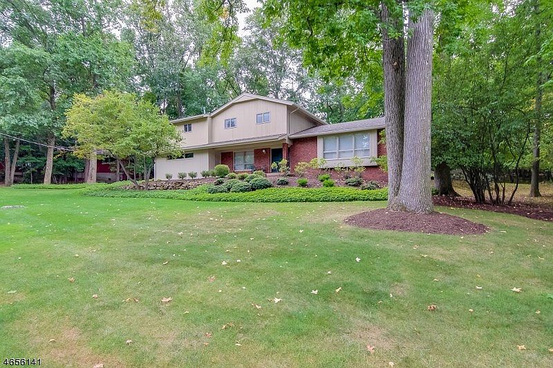 1st image of 50 Green Pl