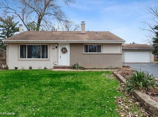 551 Pierce Ct, Grayslake, IL 60030