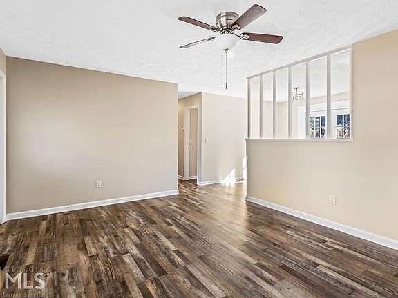 3rd image of 262 Red Fox Hollow Dr