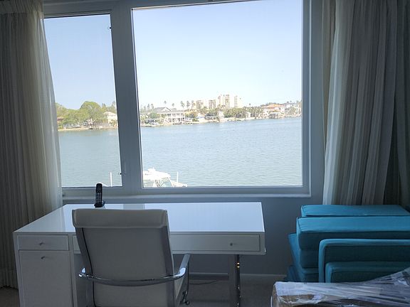 5th image of 736 Island Way APT 205