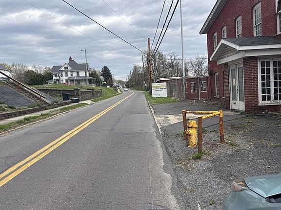 5th image of 76 Montgomery St