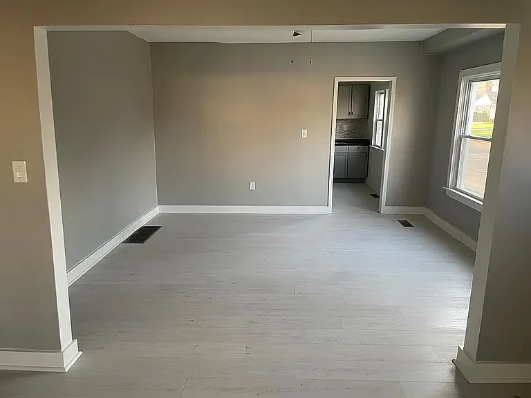2 bed, 1250 sqft, $1,000 — Photo 3