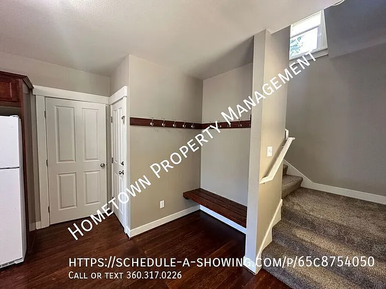 6231 Martin Way E — Photo 4
