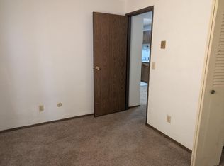 2657 40th Ave APT 4, Columbus, NE 68601
