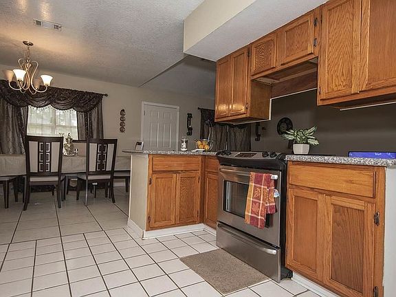 4th image of 8263 Continental Ct