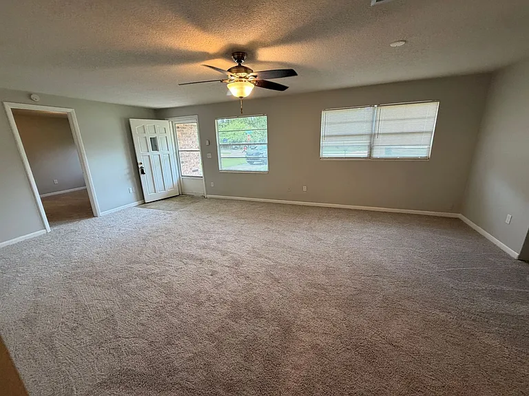 11032 Bluehill Dr — Photo 3