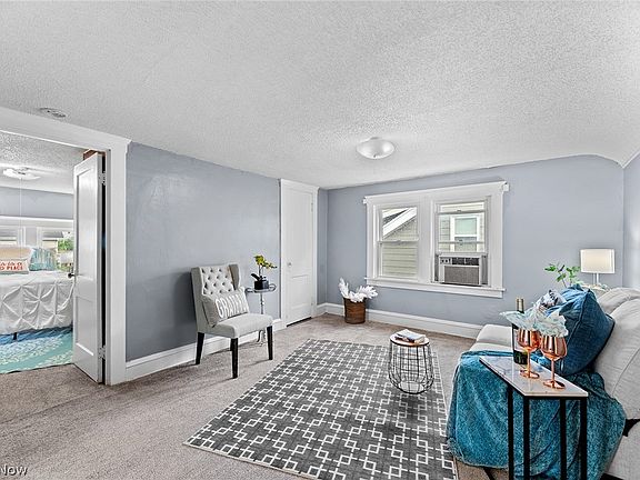 4th image of 6206 Bradley Ave