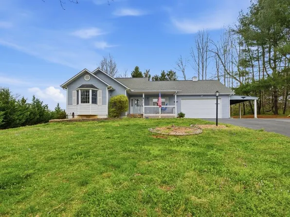 549 Sneaking Creek Dr, Hayesville, NC 28904